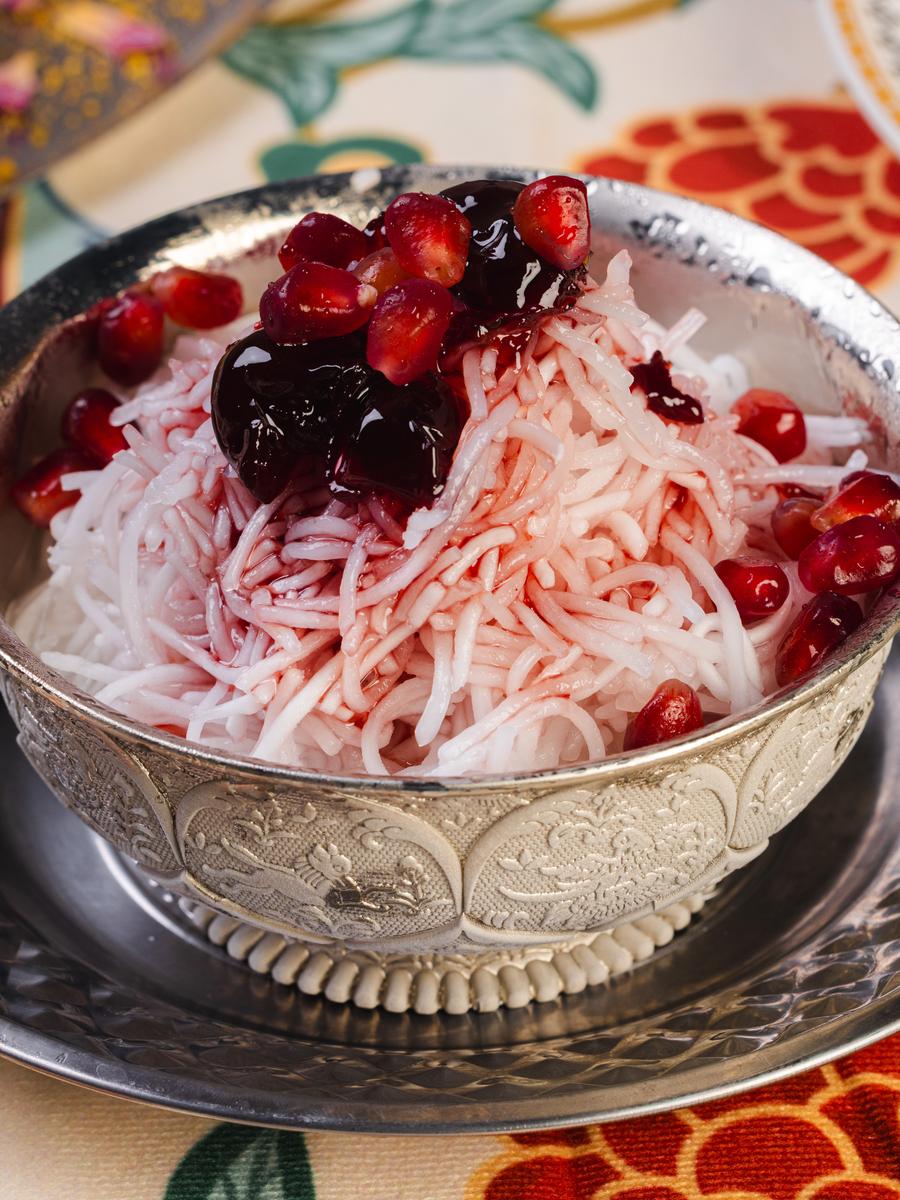 Faloodeh Shirazi with pomegranate, in engraved silver